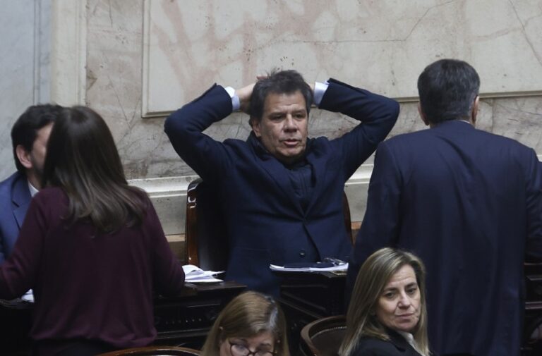 Los radicales quieren acordar con Ocaña y Carrió, pero Larreta resisteaManes