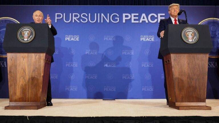 Cumbre en Alaska: Trump niega acuerdo mientras Putin menciona un ‘entendimiento’