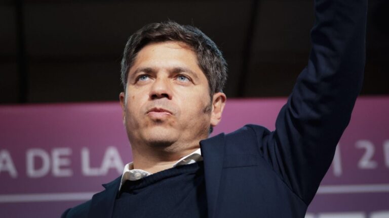 La pareja de Kicillof cuestionó a Milei: Axel tiene una esposa en serio y mascotas vivas y existentes