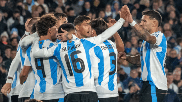 Sin Lionel Messi, la Selección argentina se enfrenta este martes ante Ecuador