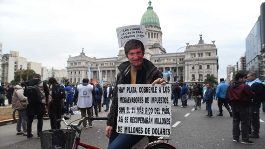 Milei vetó las leyes de financiamiento universitario y de emergencia pediátrica, que implica más fondos para el Garrahan