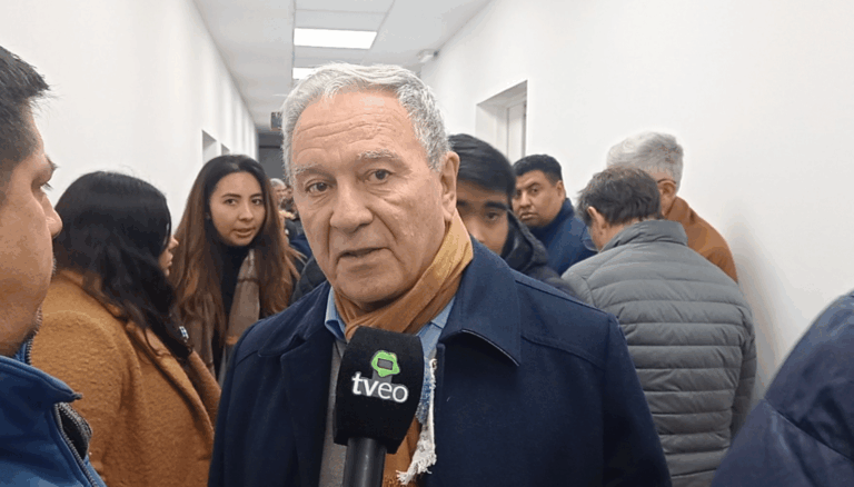 Dusso, de gira en China, se hizo revisar por precaución y desmintió una internación