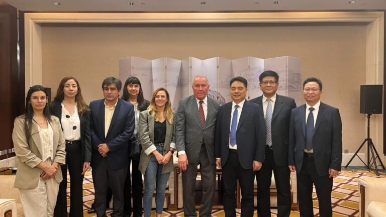 Dusso encabezó una reunión con el vicegobernador de Fujian