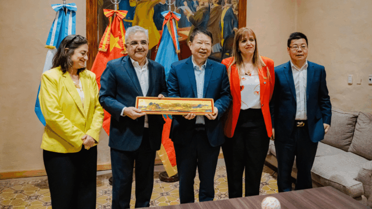 Jalil, Saadi y Corpacci participaron de la visita de autoridades de la empresa Zijin-Liex a Catamarca
