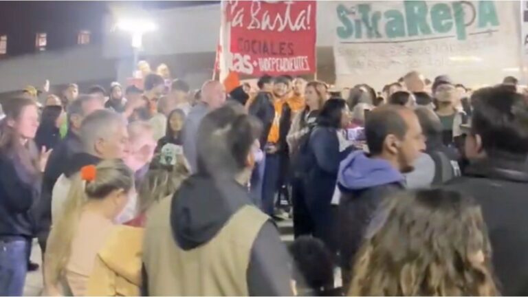 Cacerolazos y ruidazos en distintos puntos de la Ciudad en rechazo a los vetos de Javier Milei