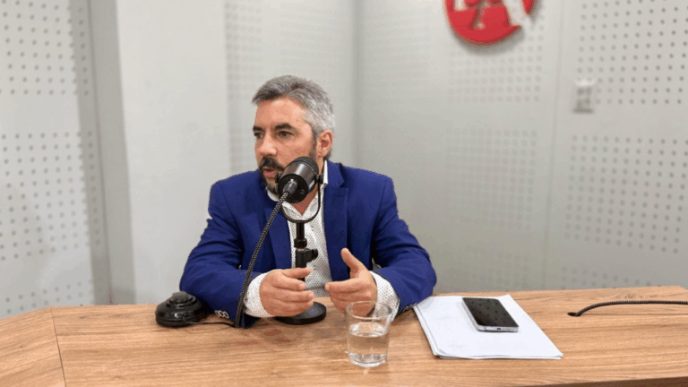 «Discutir puertas adentro algo importante para todos refleja una impureza institucional muy grave»