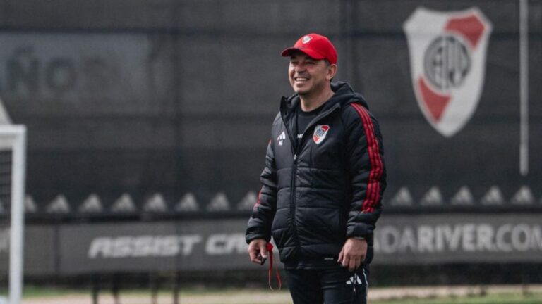 Con un equipo alternativo, River visita a Atlético (T)