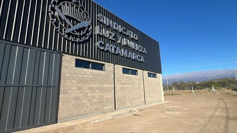 El Gobierno inauguró nuevas obras del Plan de Infraestructura Deportiva en el Sindicato de Luz y Fuerza