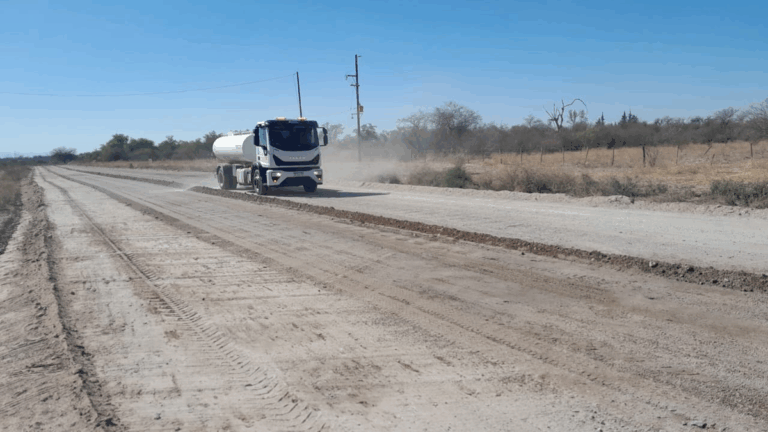 Vialidad Nacional realiza tareas de conservación en el paso externo de Londres