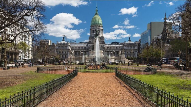 Leyendas urbanas en Buenos Aires: los barrios más misteriosos, según la Inteligencia Artificial