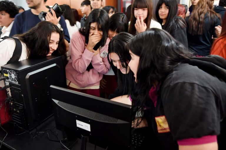 Inauguraron la nueva sala de informática en la Escuela Secundaria N6