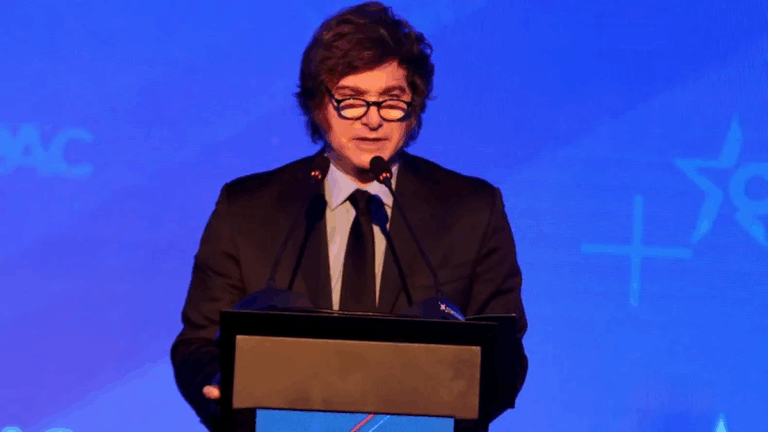 Milei inició la campaña electoral en Ushuaia: «Acaso quieren volver a la inflación?»