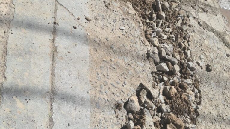 Reclamos por trabajos sin terminar en Av. Indígenas Argentinas