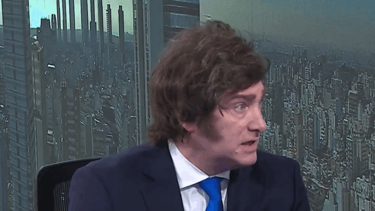 Javier Milei reconoció que la economía «se desaceleró fuertemente» y culpó a la oposición