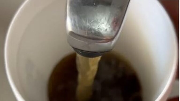 Vecinos de Las Chacras reclaman soluciones ante la mala calidad del agua