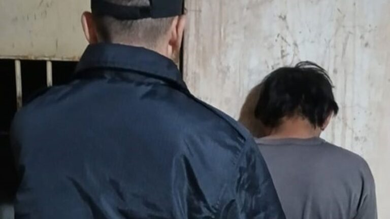 Aprehenden a un hombre por atacar a policías en Saujil