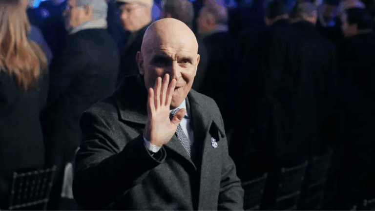 Espert firmó con Fred Machado un contrato por 1 millón de dólares justo antes de la campaña de 2019