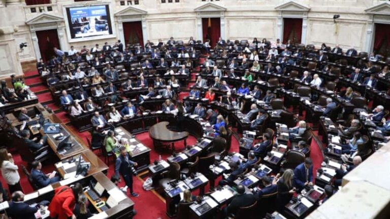 Diputados aprobó la reforma que limita los DNU en general, pero se frenó en particular: decide el Senado
