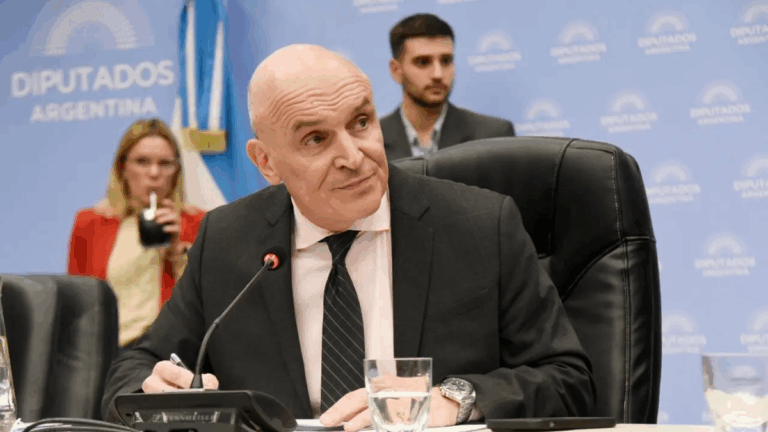 Allanaron la vivienda del vecino de José Luis Espert porque habrían arrojado allí su celular