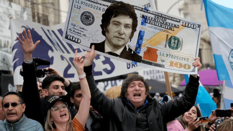 Javier Milei ratificó su plan económico y aseguró: «Nos van a salir dólares por las orejas»