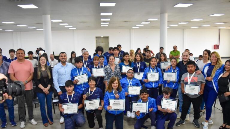 Reconocen a los deportistas destacados de los Evita 2025