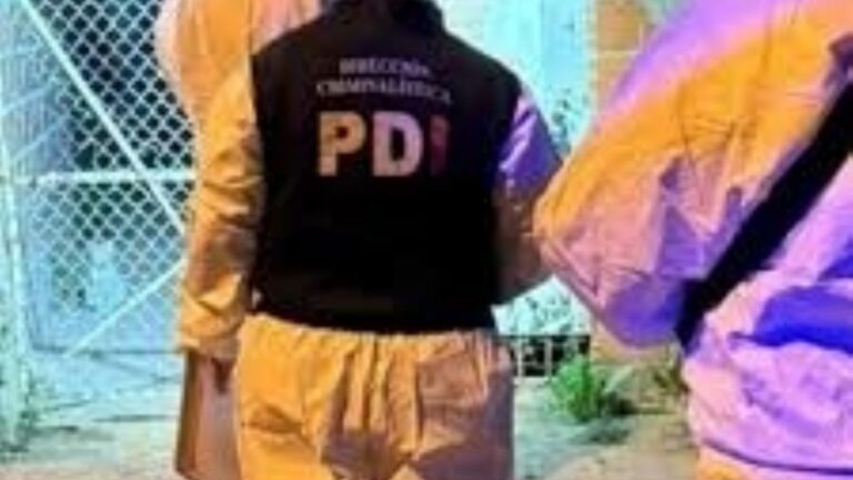 Asesinaron a puñaladas a una mujer frente a sus hijos en Santa Fe y buscan a su ex pareja