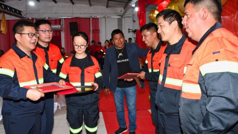 Celebrar juntos el crecimiento: zijin-liex distinguió a sus trabajadores y practicantes