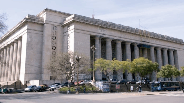 La UBA acudirá a la Justicia para que el Gobierno aplique la Ley de Financiamiento Universitario