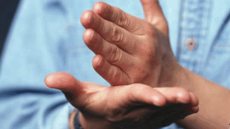 Un vecino mudo alertó un robo mediante señas y logró frustrarlo