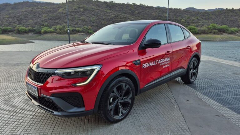 Renault presenta, Clínica de manejo Arkana, lo nuevo de la familia E tech