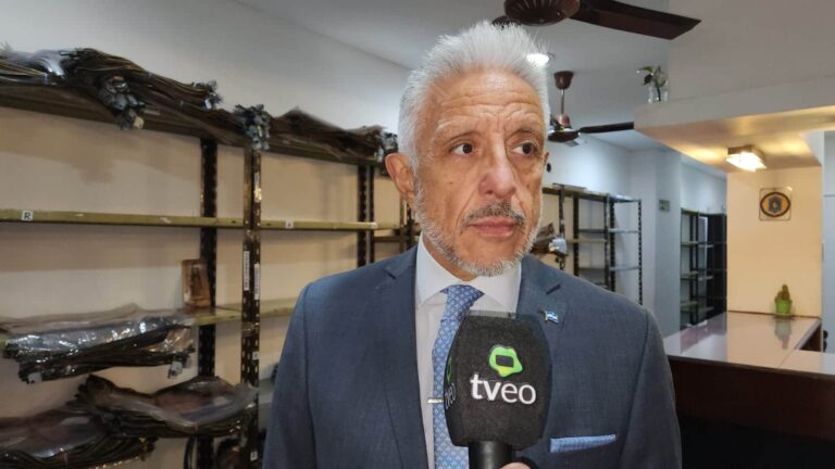 Contreras dijo que «hubo inconvenientes a la hora de votar» y que habría demoras con los primeros resultados