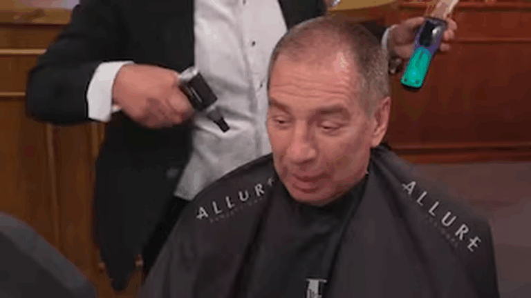 Diego Santilli cumplió su promesa de campaña y se rapó en vivo tras la victoria electoral