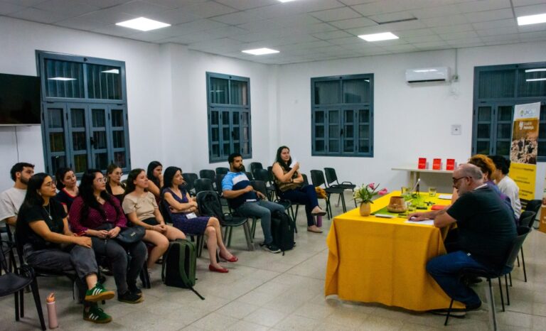 Seres de piedra de Miriguaca: Marianela Gamboa presentó su libro sobre grabados rupestres y el valor del patrimonio arqueológico