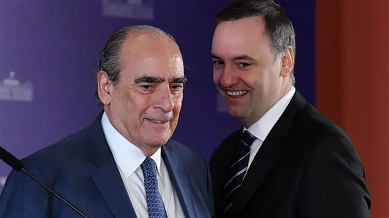 Adorni reemplaza a Francos como jefe de Gabinete