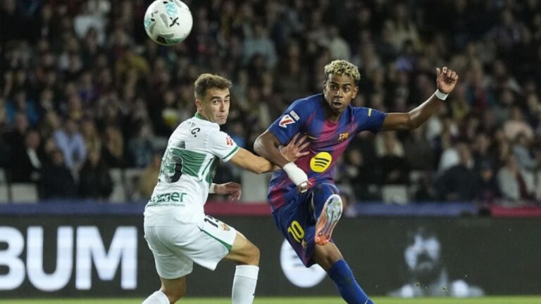 Barcelona ganó 3-1 al Elche y no le pierde pisada al Real Madrid