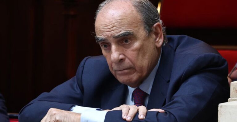 Golpe de efecto. Francos se va y Milei entrega la Jefatura de Gabinete a su vocero fiel