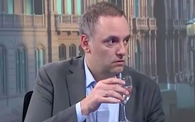 Manuel Adorni ninguneó su rol de vocero y anunció que no tiene reemplazo: «No seguirá el mismo formato»