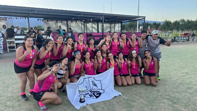 Los Teros RC logró un título histórico en el Regional de hockey