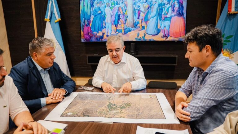 Jalil pidió «desconurbanizar» la política y que el interior tenga mayor participación