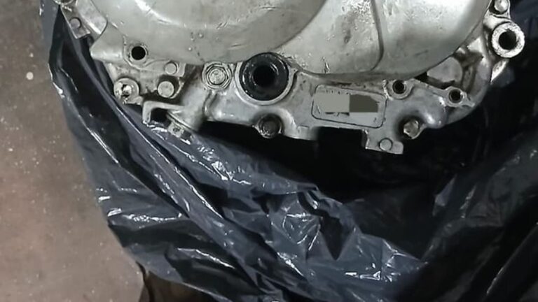 Hallaron un motor de moto robada en Córdoba, en un taller local