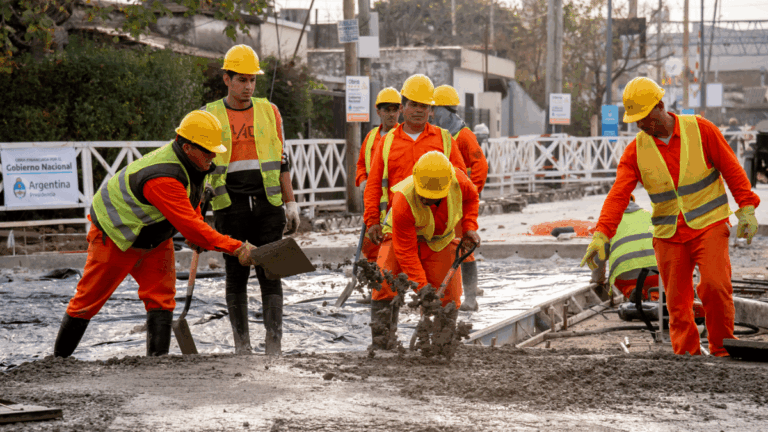 Argentina perdió 276 mil empleos formales desde que asumió Milei: cuál fue el sector más afectado