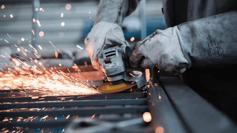 La metalúrgica sigue entre los sectores perdedores: cayó 4,6% en octubre