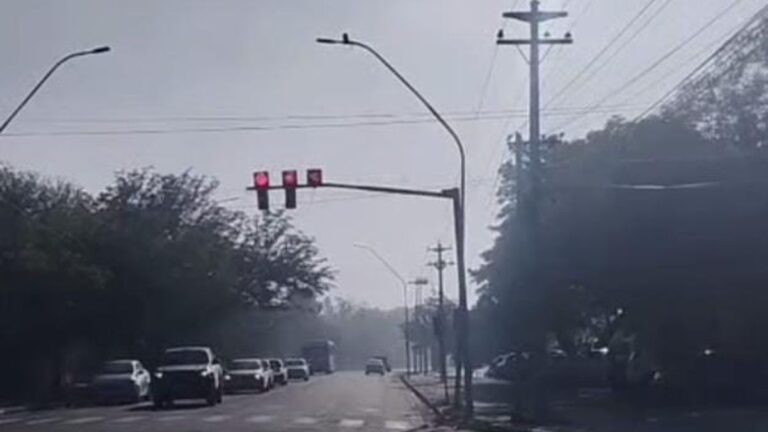 Un incendio en la planta de residuos genera una densa presencia de humo en el Valle Central