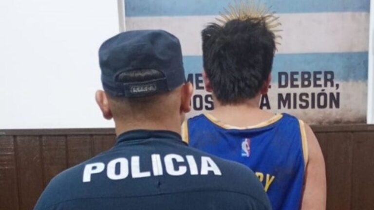 Golpeó a su madre y se autolesionó para evitar ser arrestado