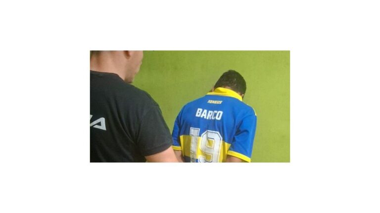 Arrestaron a un hombre que habría golpeado a su propia madre