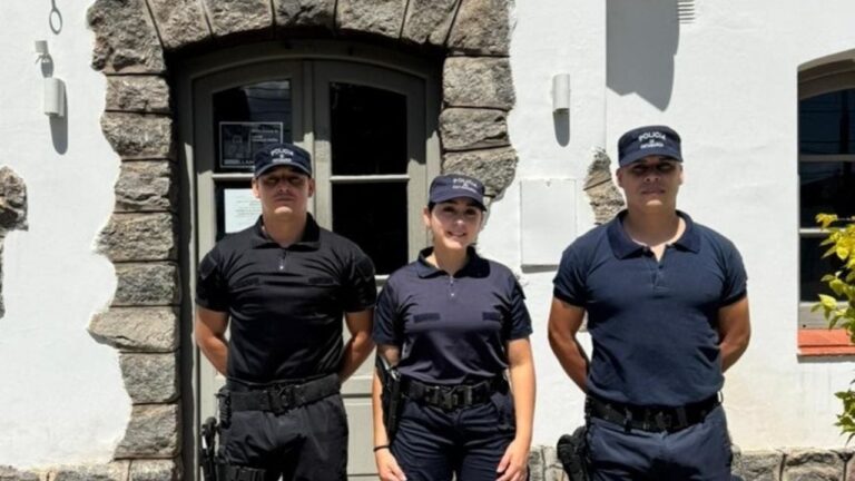 Heroico: efectivos policiales le salvaron la vida a una beba