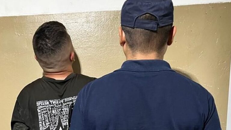 Aprehenden a un hombre por presunto acoso a dos niñas en la Plaza La Alameda