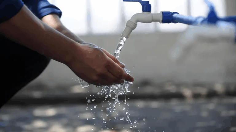 Advierten que las medidas no alcanzan si no llueve  y la gente no ahorra el agua