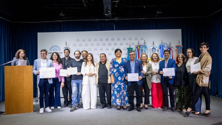 Reconocimiento federal a la trayectoria de las personalidades de la cultura