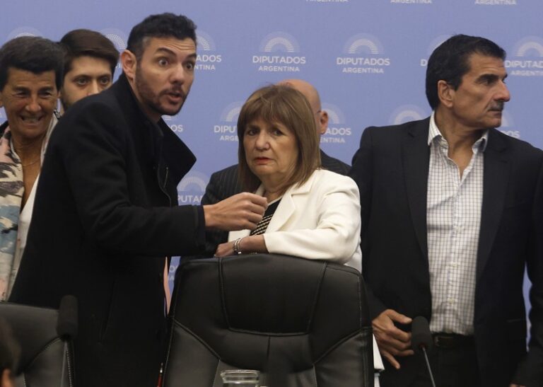 Patricia presionó a Messi para que le suelte la mano al Chiqui Tapia